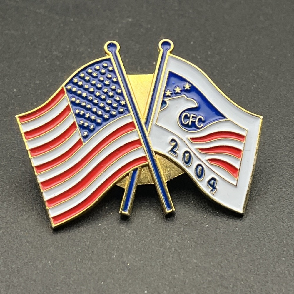 USA America 2004 CFC Combined Federal Campaign Crossed Flags Lapel‎ Hat Pin